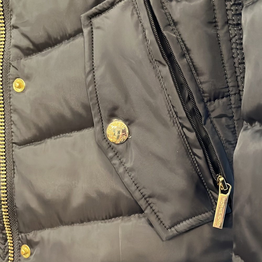 *BRAND NEW* Micheal Kors charcoal grey winter coat with fur hood. - Picture 5 of 11